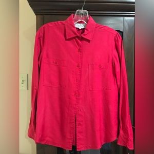 Silk blouse with 2 button cuffs , very gently worn. Like new !!!